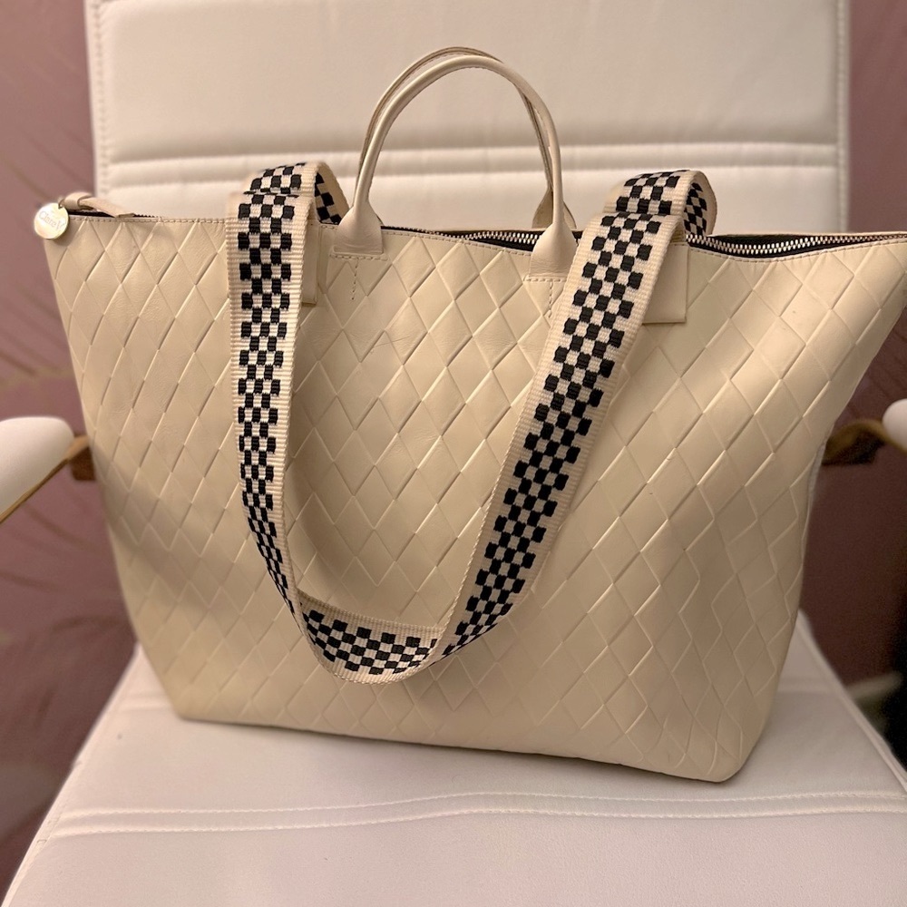 Clare V Le Zip Sac in Cream